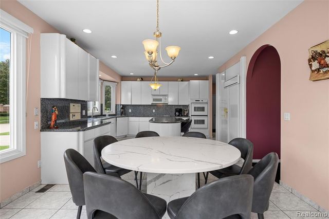 4830 Homestead Drive, Sterling Heights, MI 48314