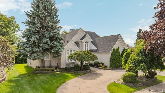 4830 Homestead Drive, Sterling Heights, MI 48314