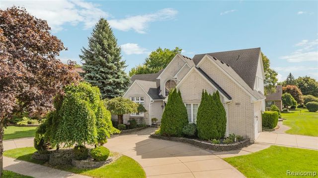 4830 Homestead Drive, Sterling Heights, MI 48314