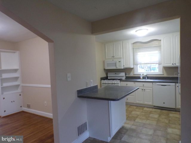 2853 FAIRMONT ST, Falls Church, VA 22042