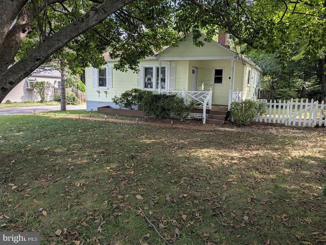 2853 FAIRMONT ST, Falls Church, VA 22042