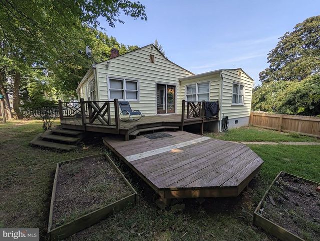 2853 FAIRMONT ST, Falls Church, VA 22042