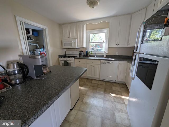 2853 FAIRMONT ST, Falls Church, VA 22042
