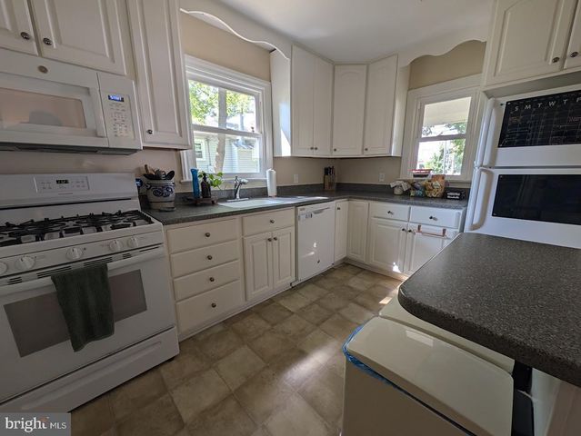 2853 FAIRMONT ST, Falls Church, VA 22042