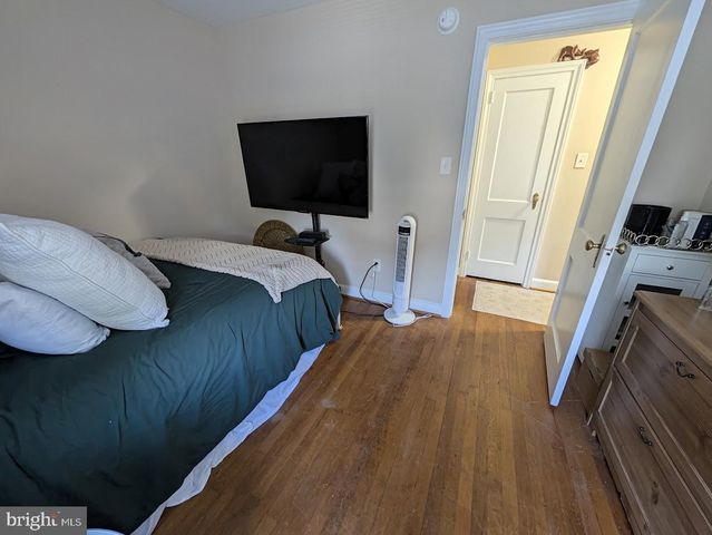 2853 FAIRMONT ST, Falls Church, VA 22042