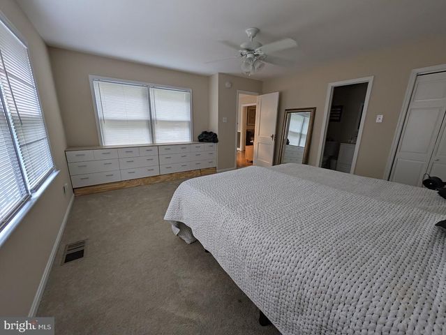 2853 FAIRMONT ST, Falls Church, VA 22042