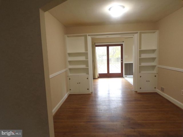 2853 FAIRMONT ST, Falls Church, VA 22042