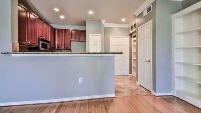 2400 Mccue Road 452, Houston, TX 77056