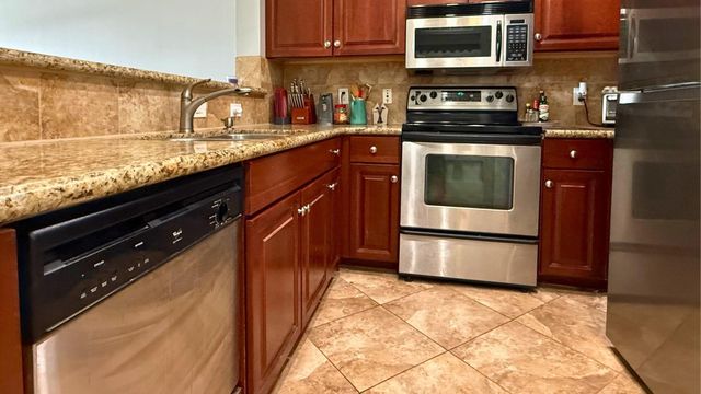 2400 Mccue Road 452, Houston, TX 77056