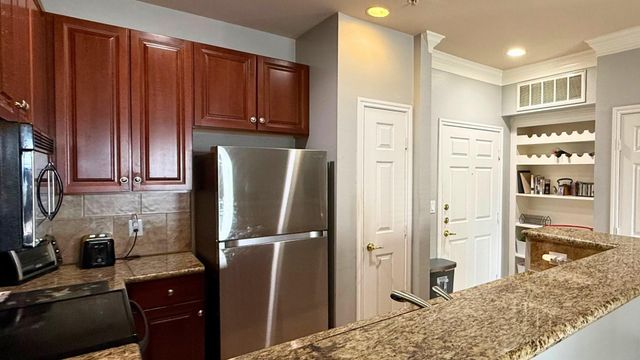 2400 Mccue Road 452, Houston, TX 77056