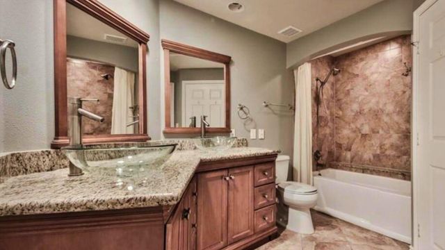 2400 Mccue Road 452, Houston, TX 77056