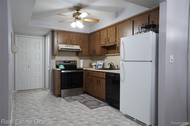 29612 City Center Drive 1, Warren, MI 48093