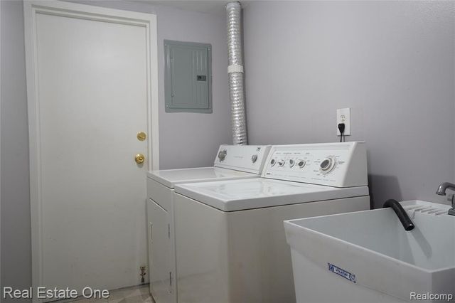 29612 City Center Drive 1, Warren, MI 48093