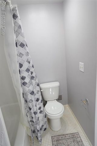 29612 City Center Drive 1, Warren, MI 48093