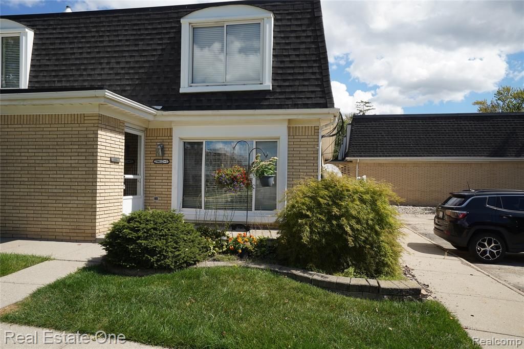 29612 City Center Drive 1, Warren, MI 48093