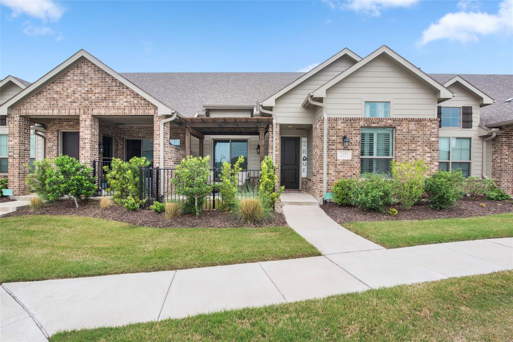 2644 Chardonnay Court, Grand Prairie, TX 75054 — exterior