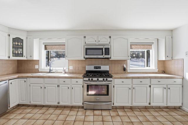 10 Todd Road, Nashua, NH 03064