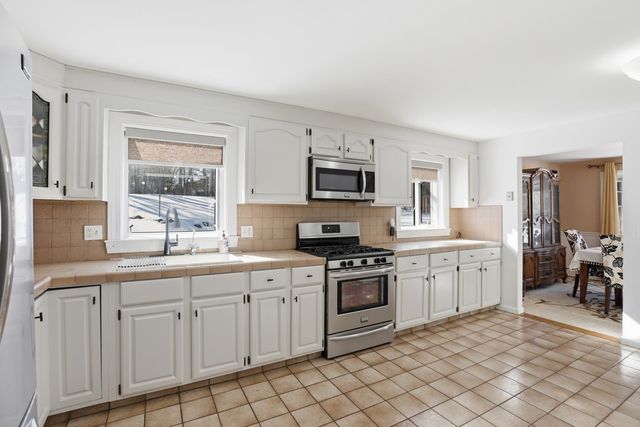 10 Todd Road, Nashua, NH 03064