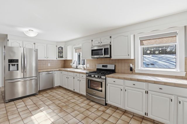 10 Todd Road, Nashua, NH 03064