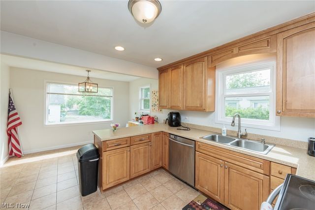 142 E Bridge Street, Berea, OH 44017