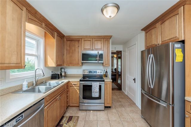 142 E Bridge Street, Berea, OH 44017