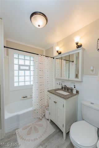 142 E Bridge Street, Berea, OH 44017