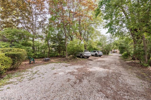 142 E Bridge Street, Berea, OH 44017
