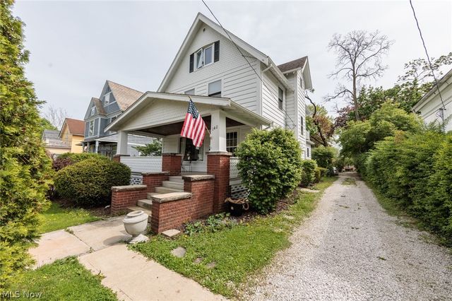 142 E Bridge Street, Berea, OH 44017