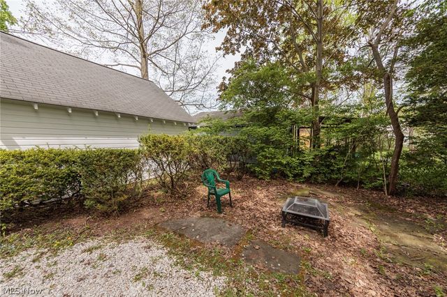 142 E Bridge Street, Berea, OH 44017