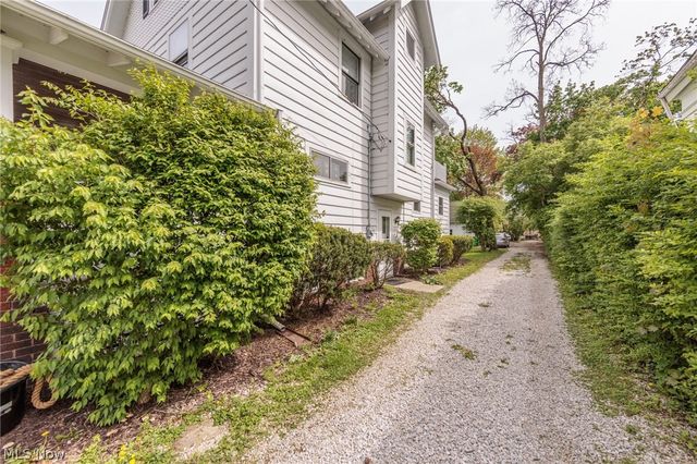 142 E Bridge Street, Berea, OH 44017