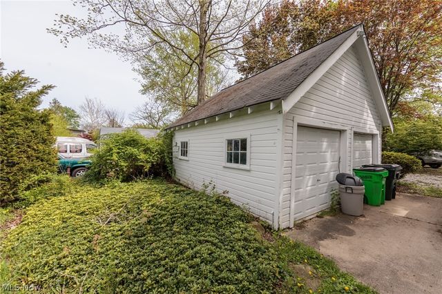 142 E Bridge Street, Berea, OH 44017