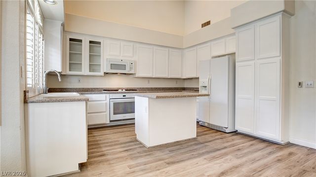 9500 Catalina Cove Circle, Las Vegas, NV 89147
