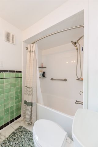 19726 Riverwood Avenue, Rocky River, OH 44116