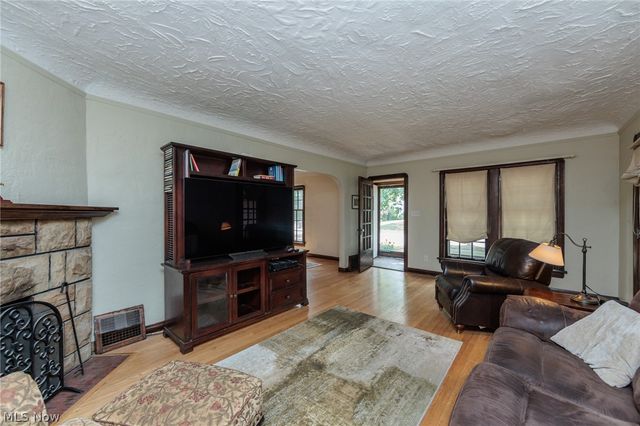19726 Riverwood Avenue, Rocky River, OH 44116