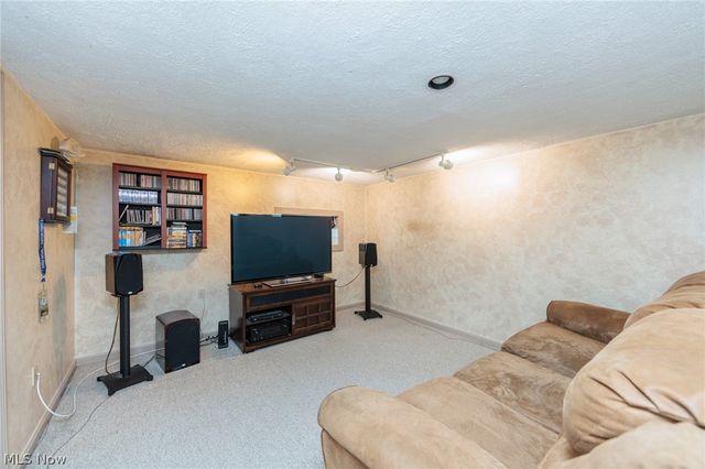 19726 Riverwood Avenue, Rocky River, OH 44116
