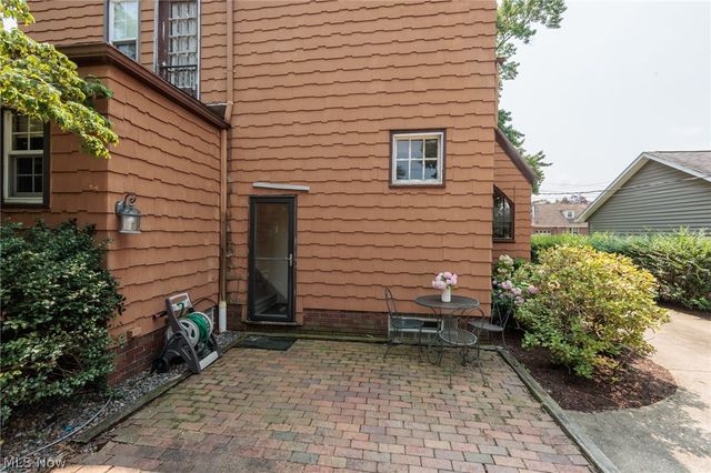 19726 Riverwood Avenue, Rocky River, OH 44116