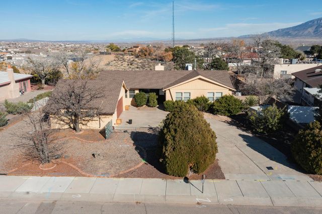 4815 Leon Grande Avenue SE, Rio Rancho, NM 87124