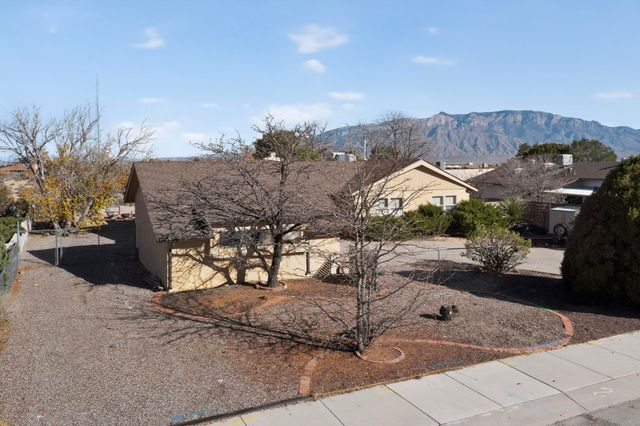 4815 Leon Grande Avenue SE, Rio Rancho, NM 87124