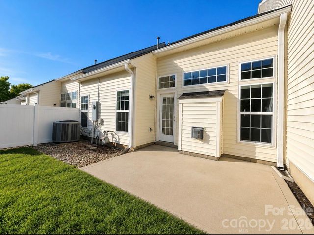 320 Shingleoak Drive, Clover, SC 29710
