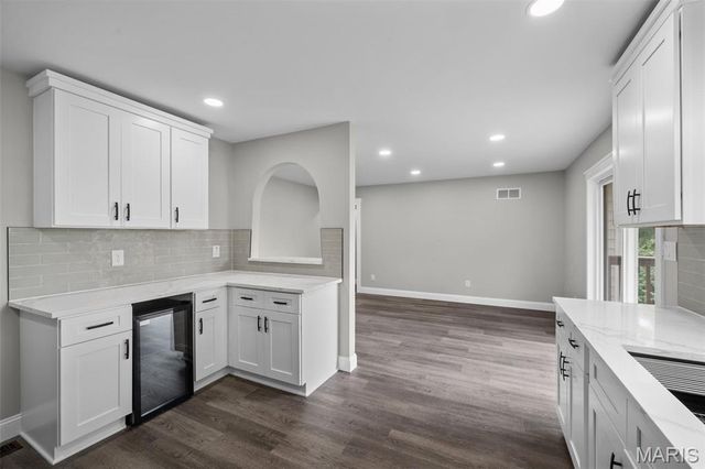 628 Hickory Knoll Court, Ballwin, MO 63021