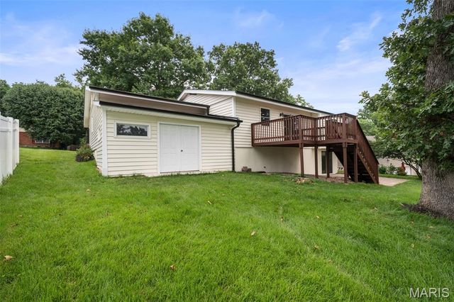628 Hickory Knoll Court, Ballwin, MO 63021