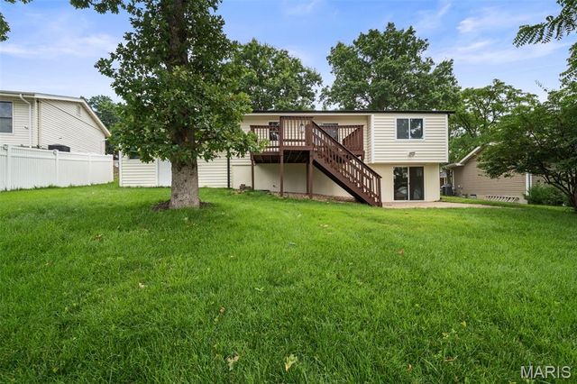 628 Hickory Knoll Court, Ballwin, MO 63021