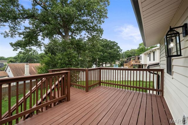 628 Hickory Knoll Court, Ballwin, MO 63021