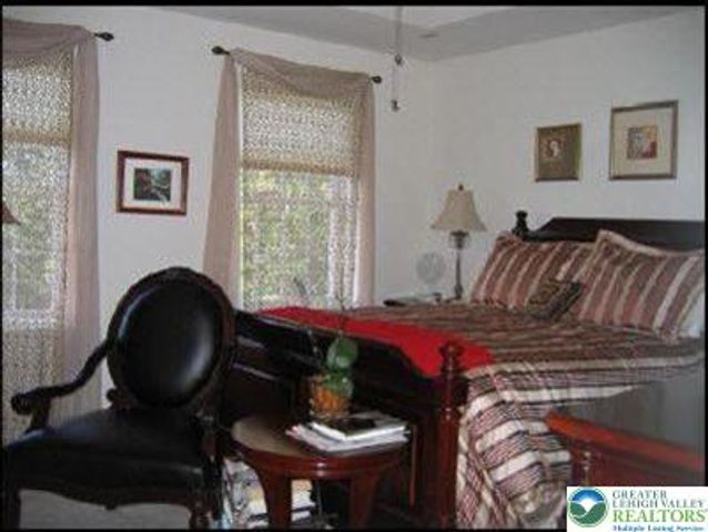 411 South Oak Street, Freemansburg Boro, PA 18017