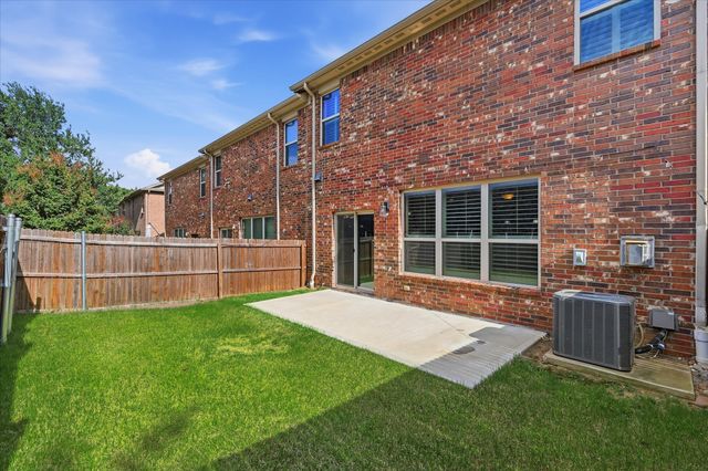 399 Dublin Street, Lewisville, TX 75067