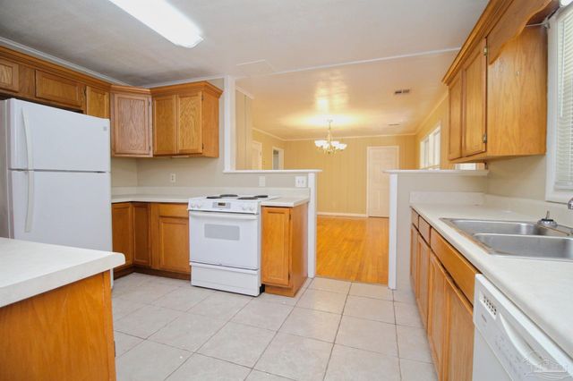 4810 E Creighton Rd, Pensacola, FL 32504