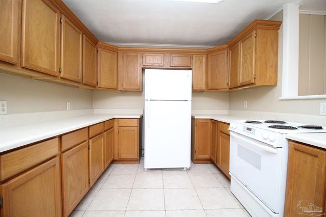 4810 E Creighton Rd, Pensacola, FL 32504