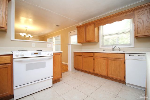 4810 E Creighton Rd, Pensacola, FL 32504