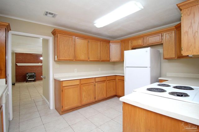 4810 E Creighton Rd, Pensacola, FL 32504