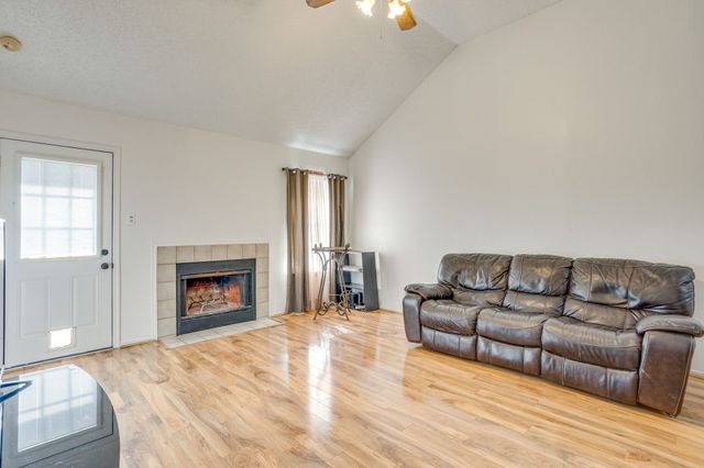 1200 Windy Meadows Drive, Burleson, TX 76028